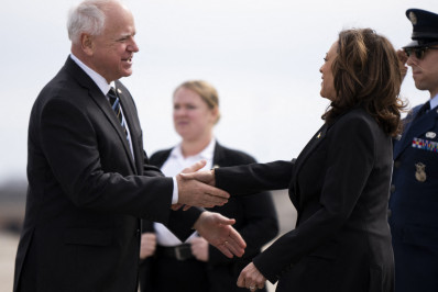 Tim Walz: conheça o professor, governador e pró-aborto que será o vice de Kamala Harris