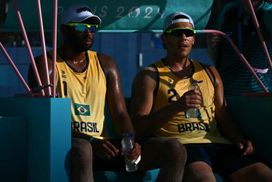 Evandro e Arthur lamentam eliminação, mas ressaltam: 'Temos que olhar para frente'