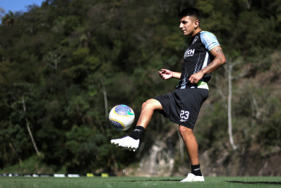Thiago Almada pode estrear pelo Botafogo contra o Bahia na Copa do Brasil