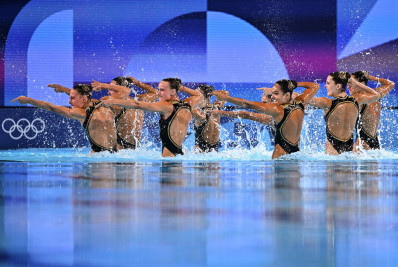 Vídeo: equipe dos EUA de nado sincronizado faz 'moonwalk' e viraliza