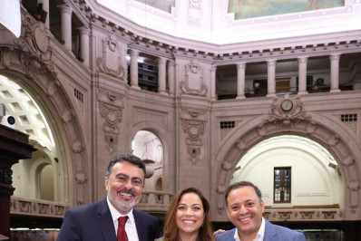 Medalha Tiradentes é oferecida à Fernanda Sixel