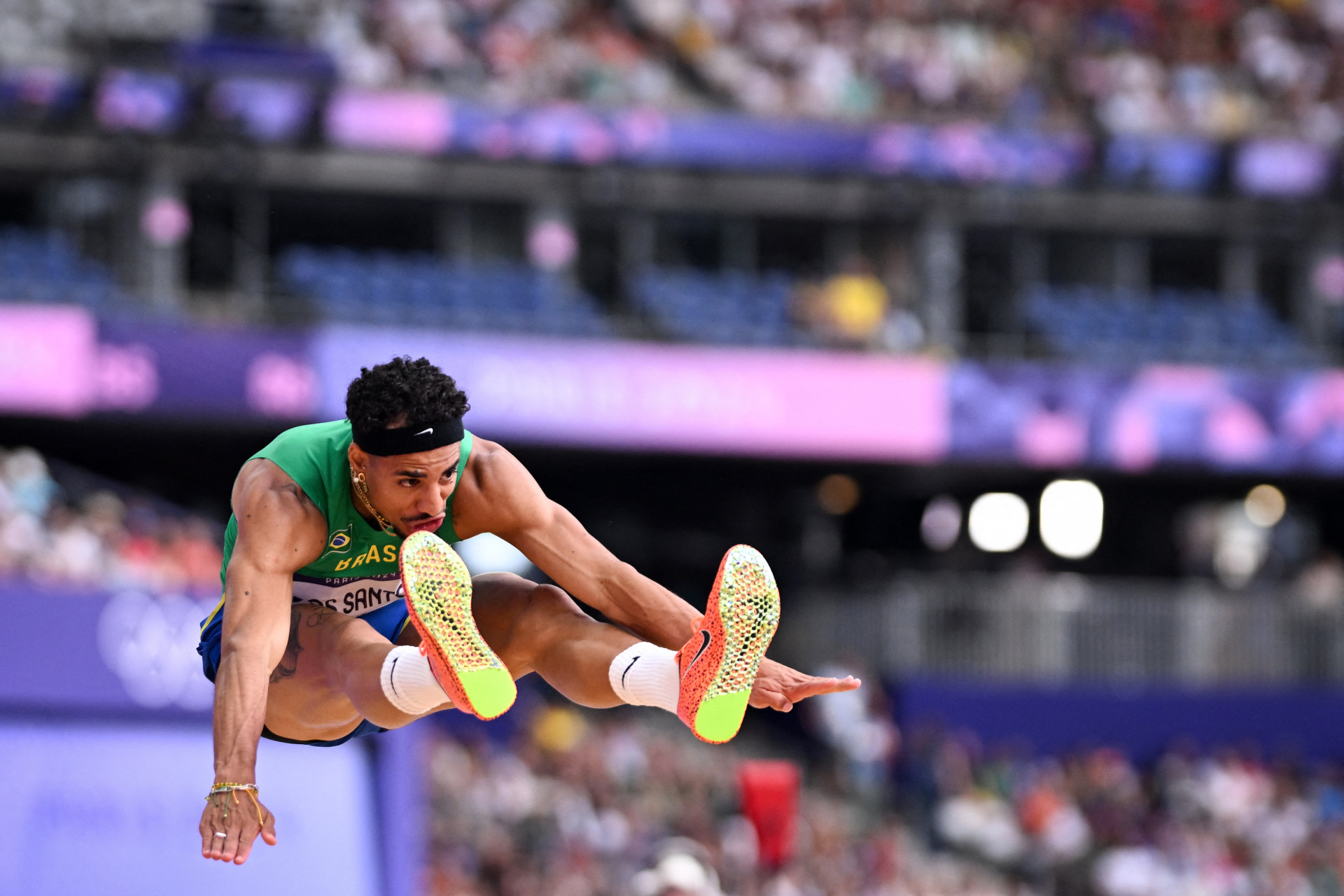 Almir J&uacute;nior foi &agrave; final do salto triplo com a quinta melhor marca - Kirill Kudryavtsev / AFP