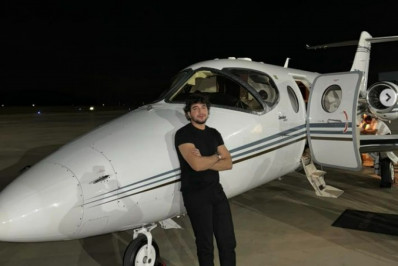 Nattan comemora compra de jatinho e famosos comentam: 'Merecedor'