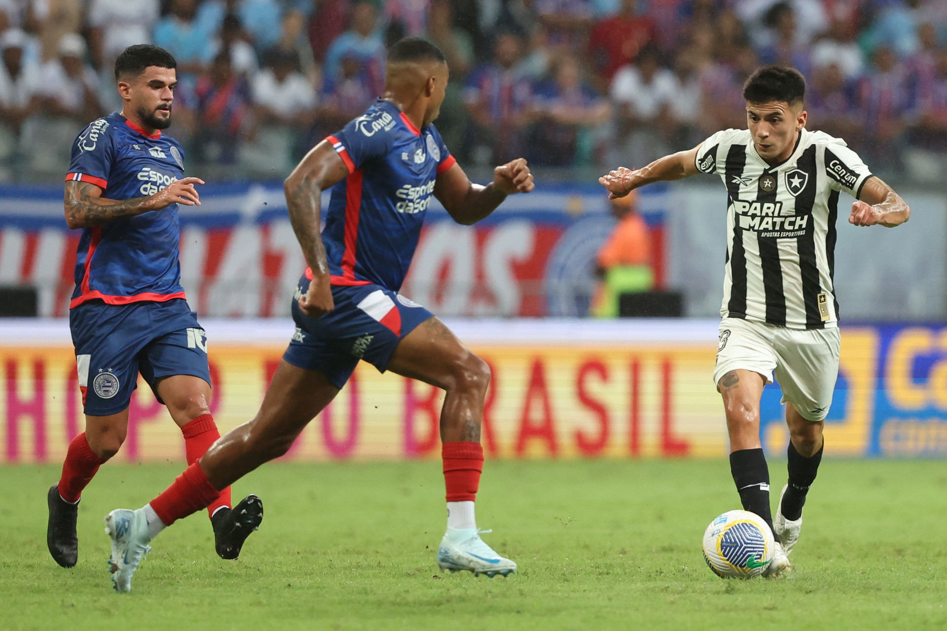 Almada estreou pelo Botafogo no jogo diante do Bahia -  V&iacute;tor Silva/Botafogo