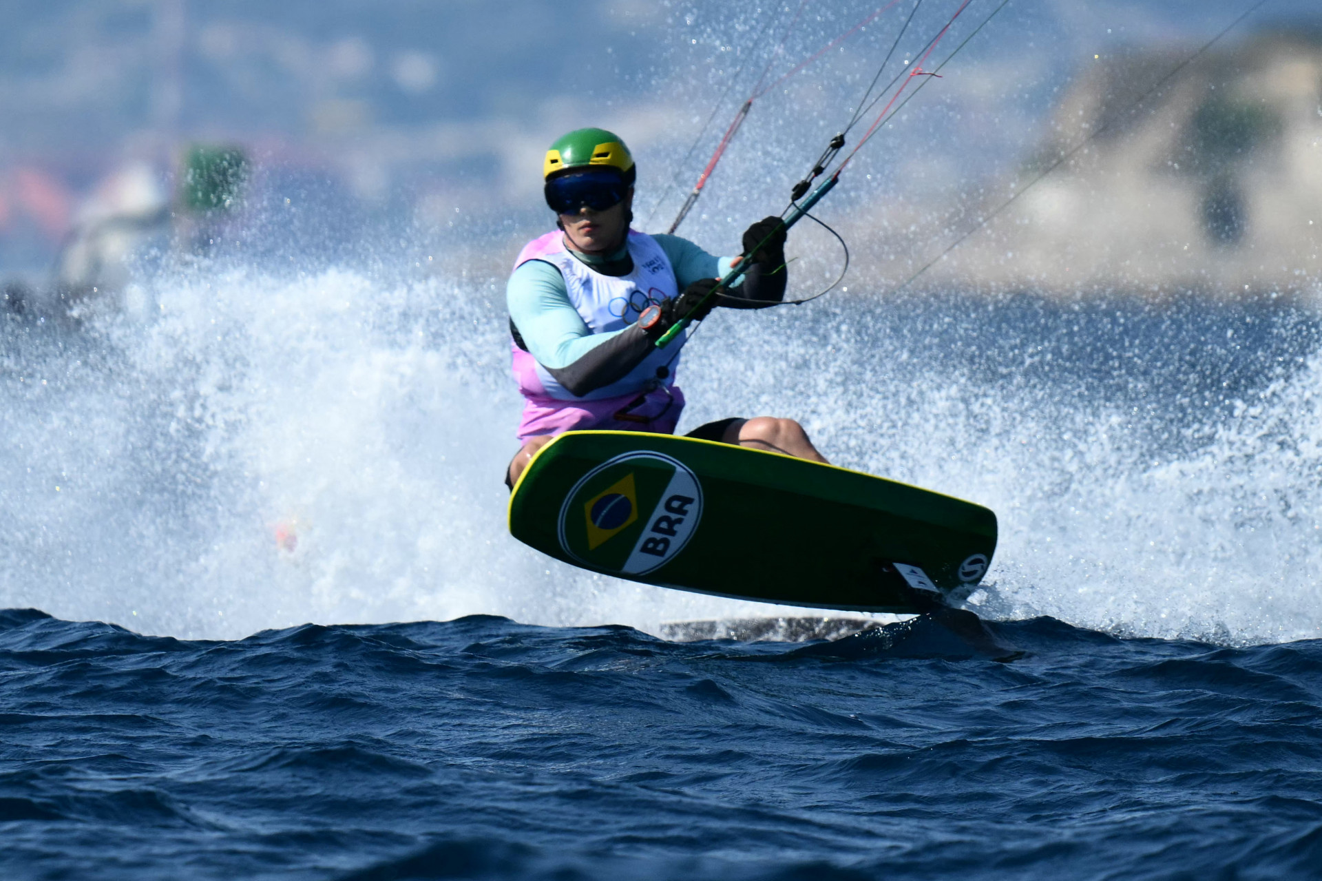 Bruno Lobo na semifinal do kite masculino nos Jogos Ol&iacute;mpicos de Paris - Christophe Simon / AFP