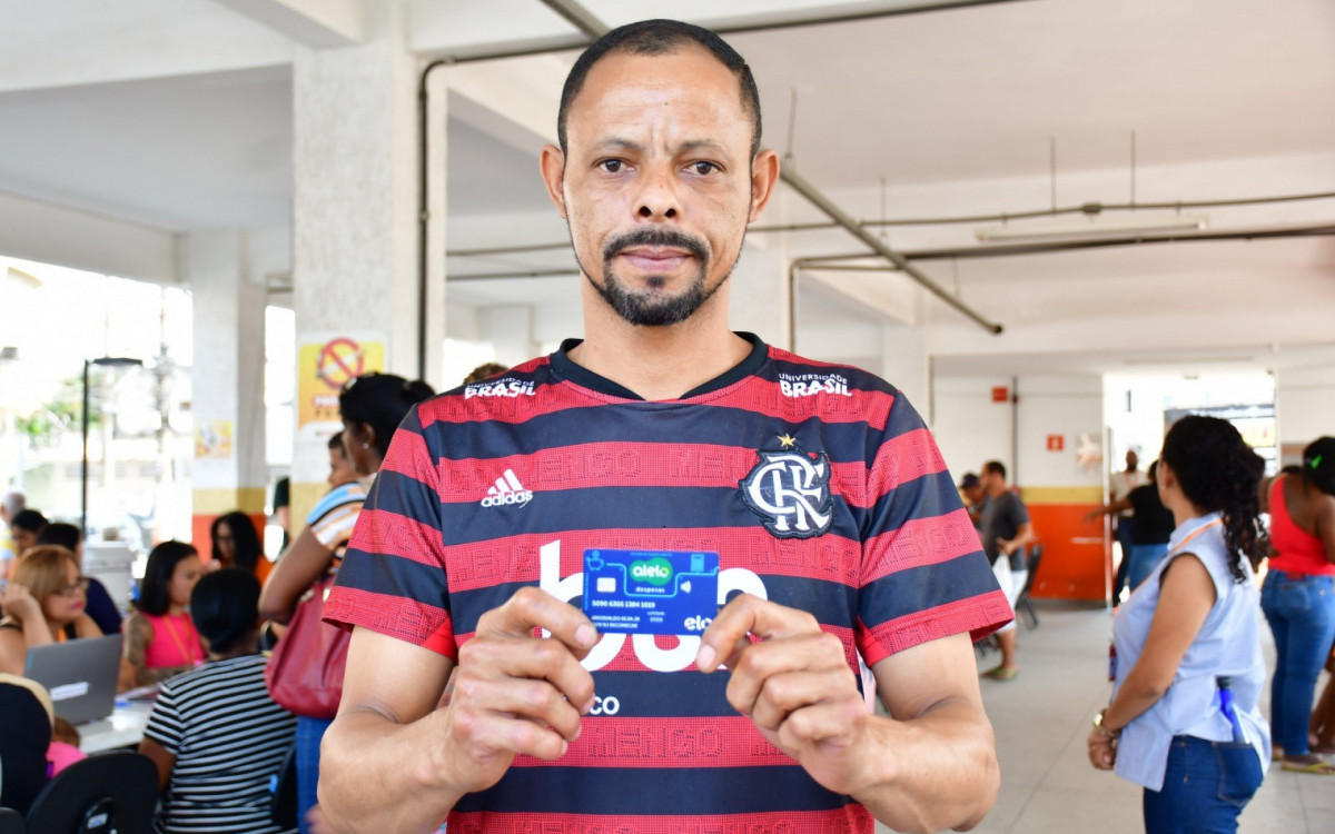 Morador do Cantão, em Heliópolis, Leonardo Coutinho conseguiu pegar o cartão Recomeçar