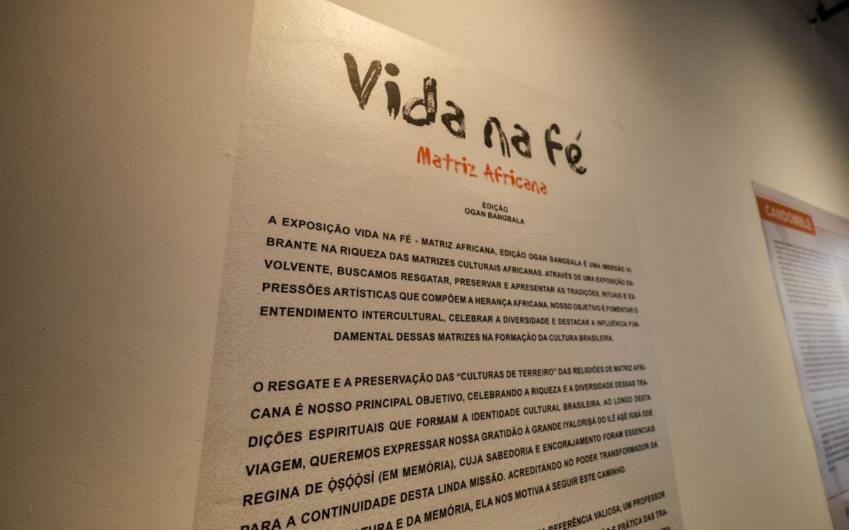 Exposição sobre o ogan - Renan Areias / Agência O Dia