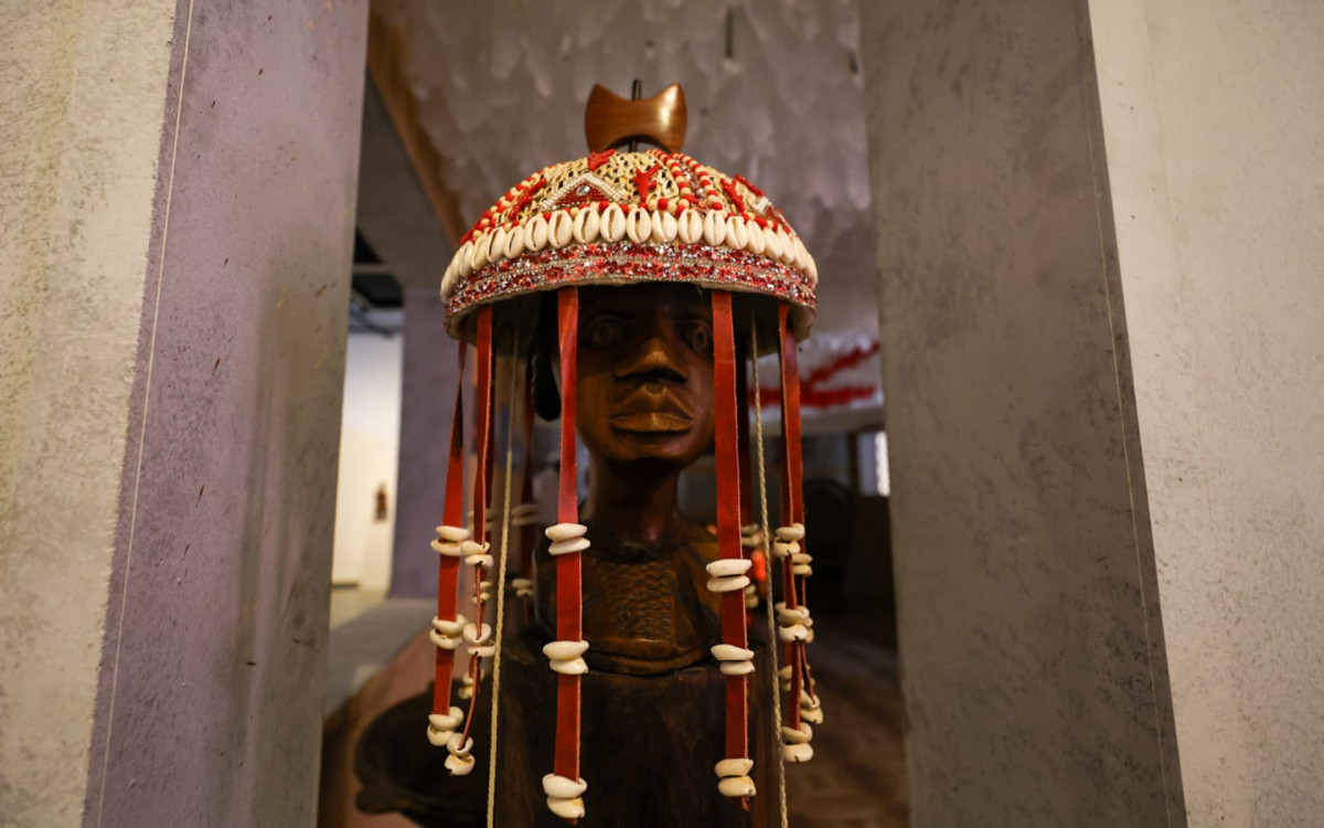 Detalhe de peça do acervo de Bangbala - Renan Areias / Agência O Dia