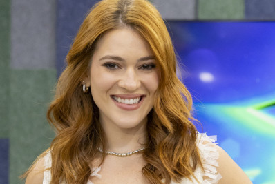 Ana Clara celebra estreia como apresentadora de reality show no 'Estrela da Casa': 'Estou confiante'