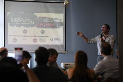 Ônibus movido à hidrogênio é destaque de seminário em Maricá