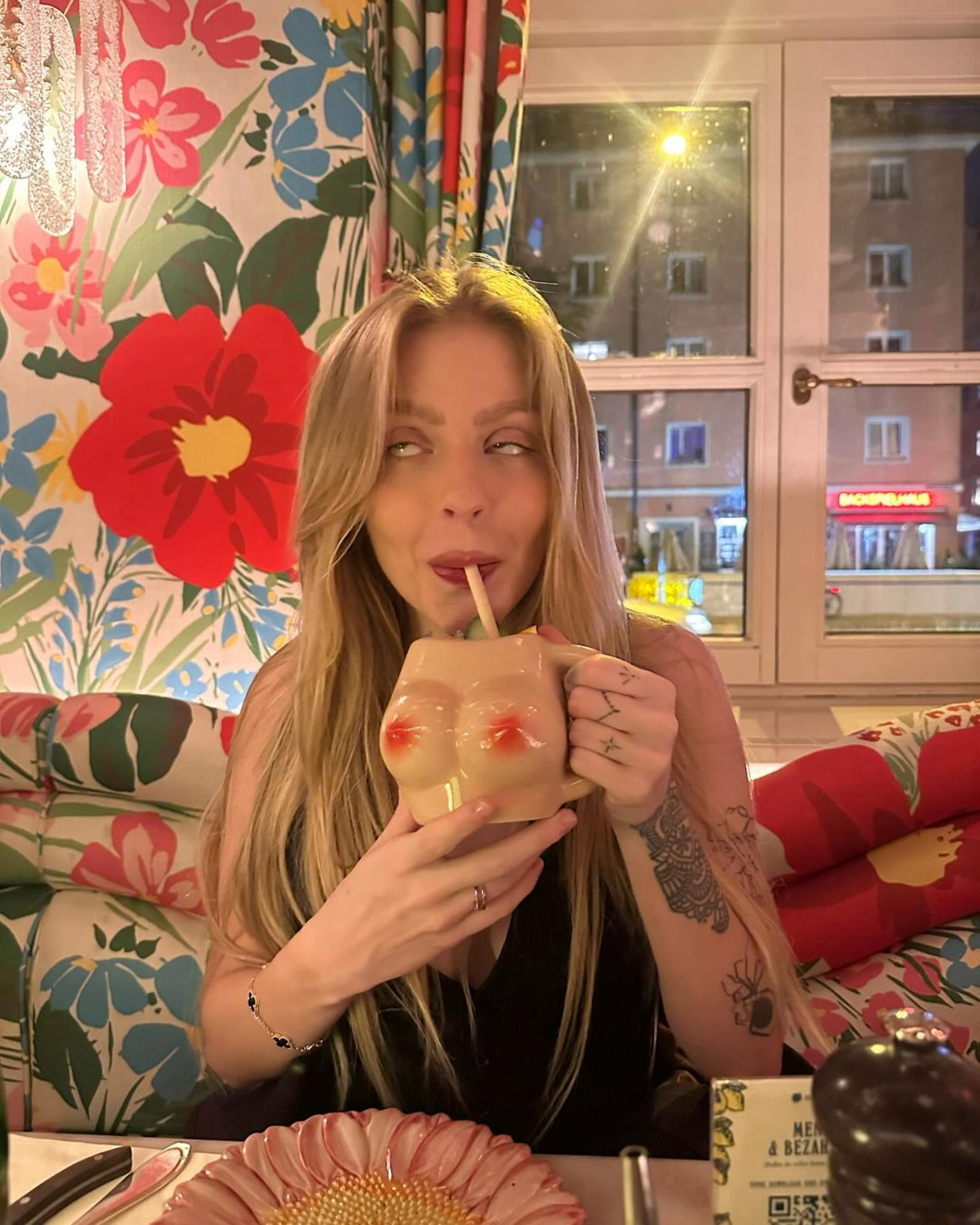 Luísa Sonza abre álbum de fotos e mostra seu lado divertido  - Reprodução / Instagram 