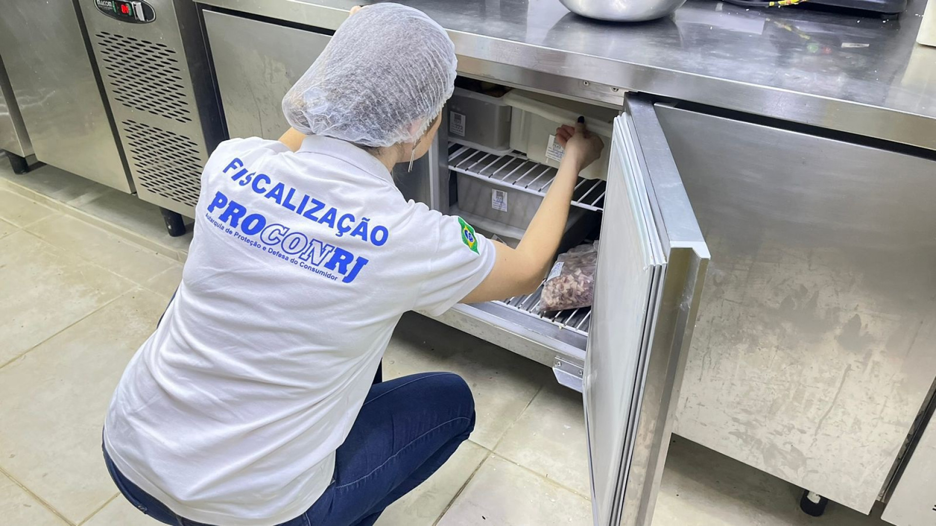 1Equipes do Procon-RJ estiveram em estabelecimentos das Zonas Sul, Norte e Oeste do Rio, além da Baixada Fluminense2 - Divulgação/Procon-RJ