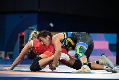 Giullia Penalber vence alemã na repescagem e vai disputar bronze na luta livre