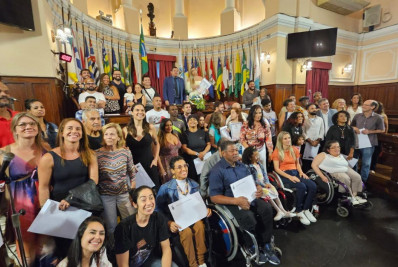 Artistas e projetos culturais recebem reconhecimento da Câmara de Niterói