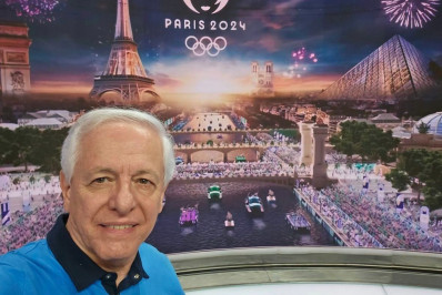 Vídeo: Milton Leite se emociona em despedida do Grupo Globo