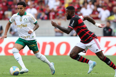 Flamengo sai na frente, mas leva gol na reta final e empata com o Palmeiras