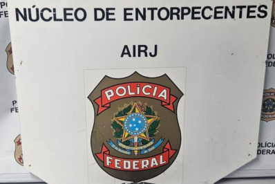 Polícia prende mulher que engoliu cápsulas de cocaína para viajar até Paris