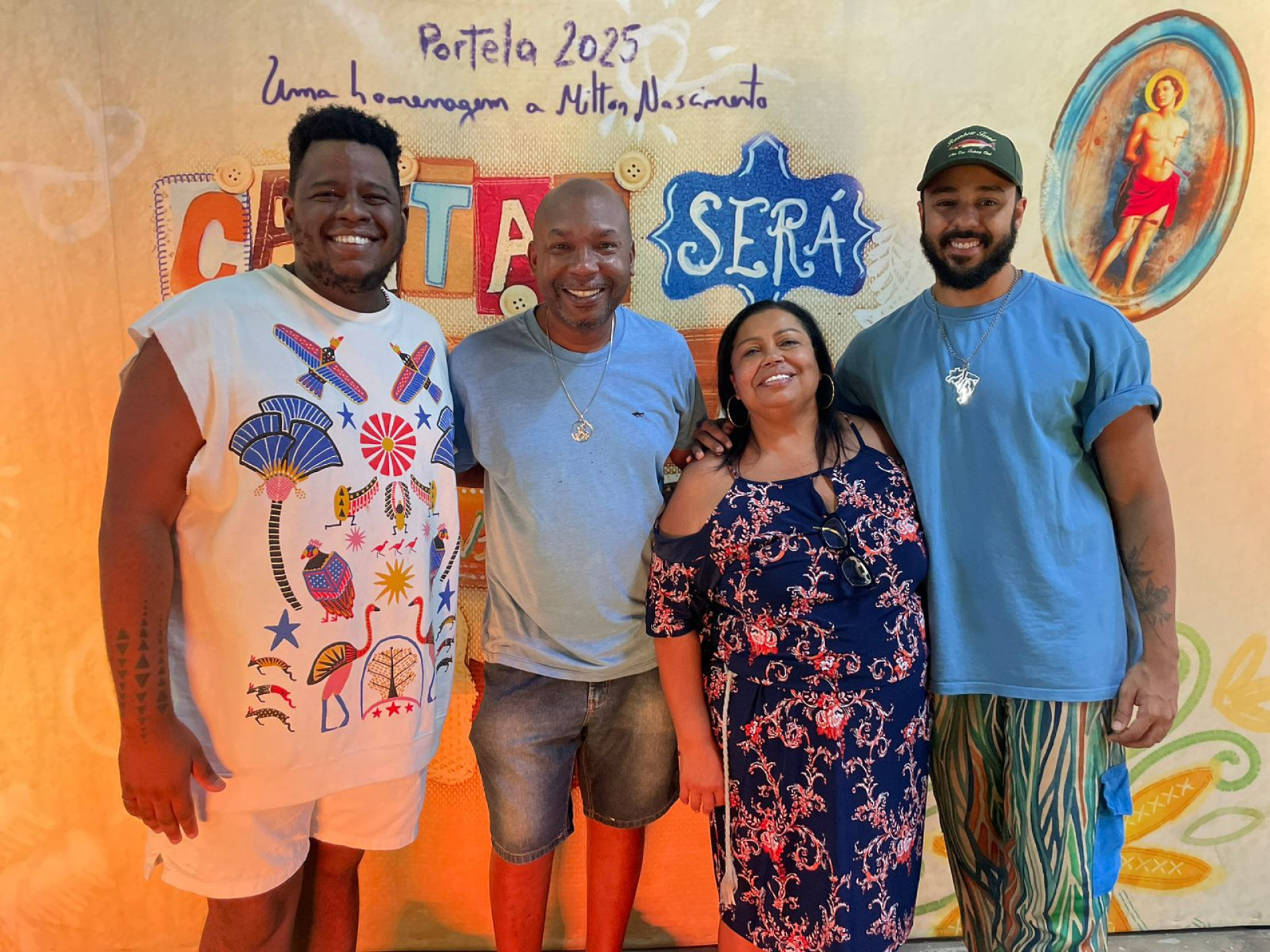 Carnavalescos da Portela posam com mestre Nilo S&eacute;rgio e Jane Carla, das baianas - Divulga&ccedil;&atilde;o / Portela