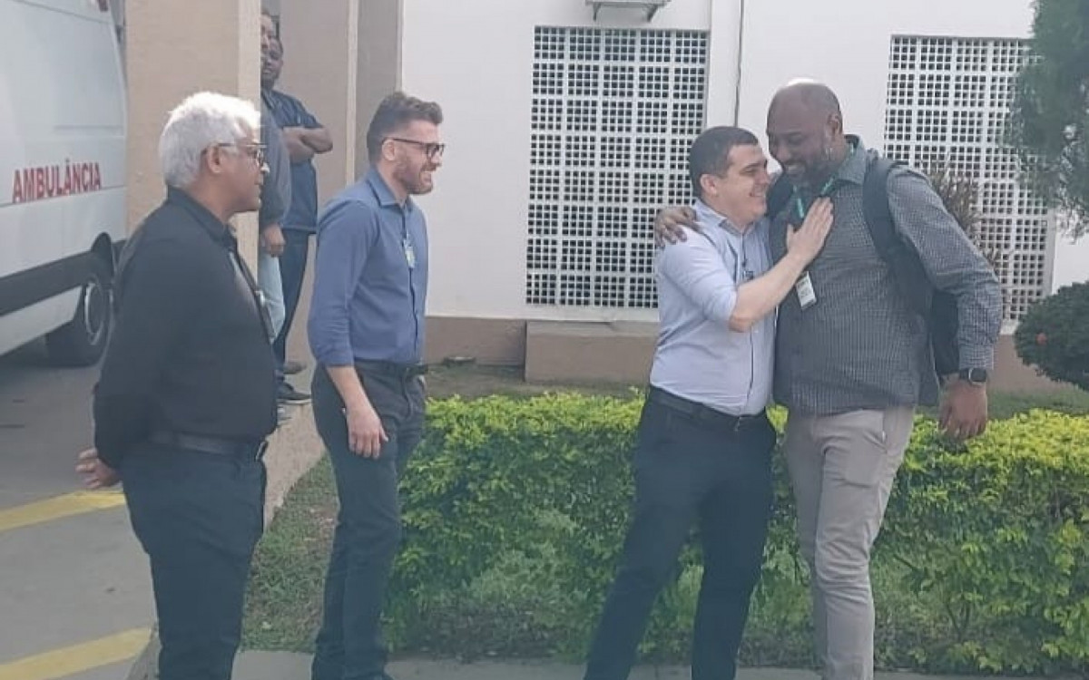 Adriano Assis, que não embarcou em avião que caiu em Vinhedo, recebe homenagens em Araruama