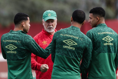 Em busca de título inédito na Libertadores, Mano reestreia contra rival que quase o fez chegar lá