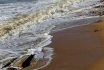 Previsão de ressaca com ondas de até três metros deixa município em alerta