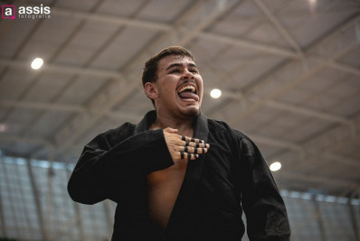 Promessa do Jiu-Jitsu, jovem carioca se destaca em ranking da IBJJF