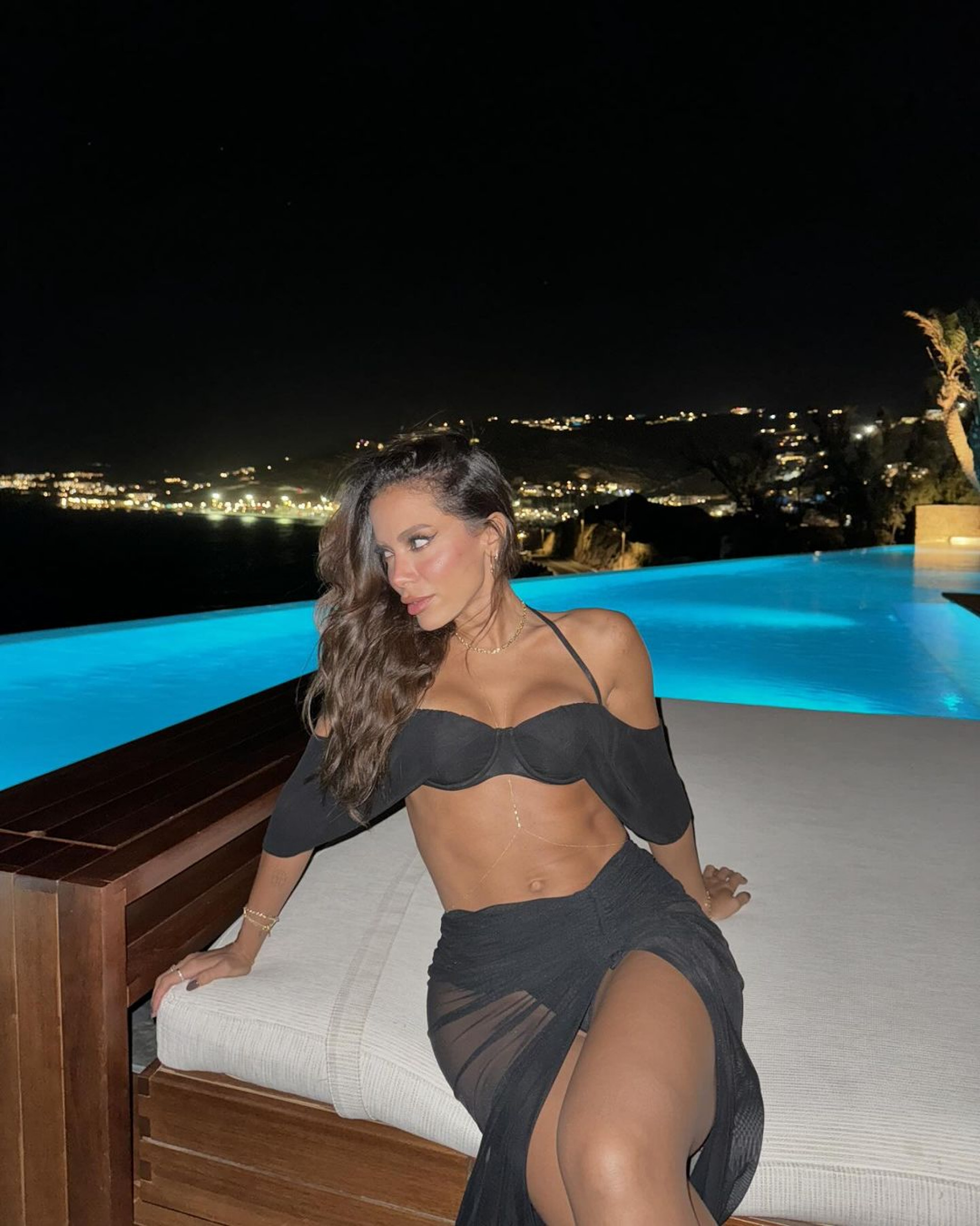 Anitta abre álbum de fotos de viagem à Grécia - Reprodução / Instagram