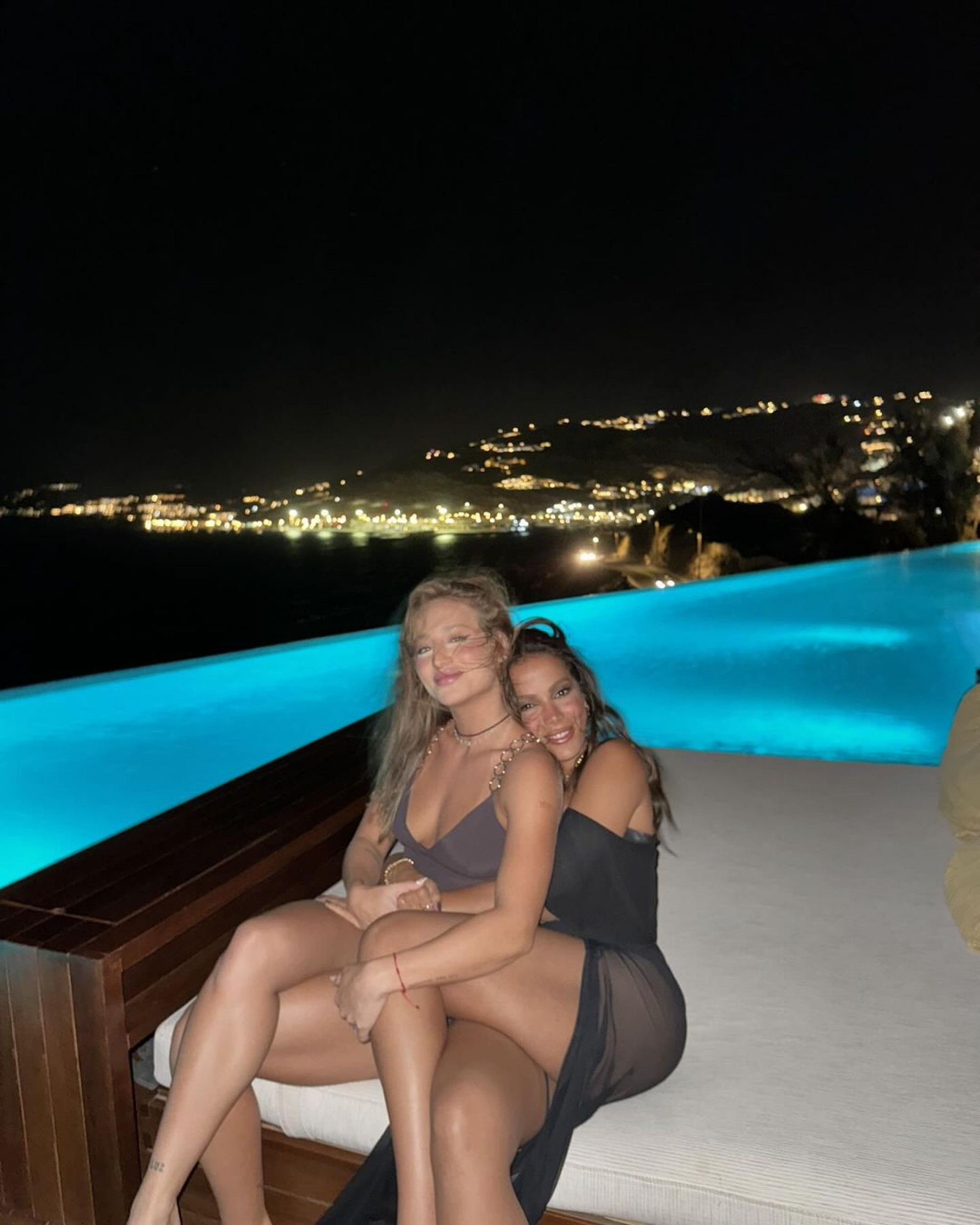 Anitta abre álbum de fotos de viagem à Grécia - Reprodução / Instagram