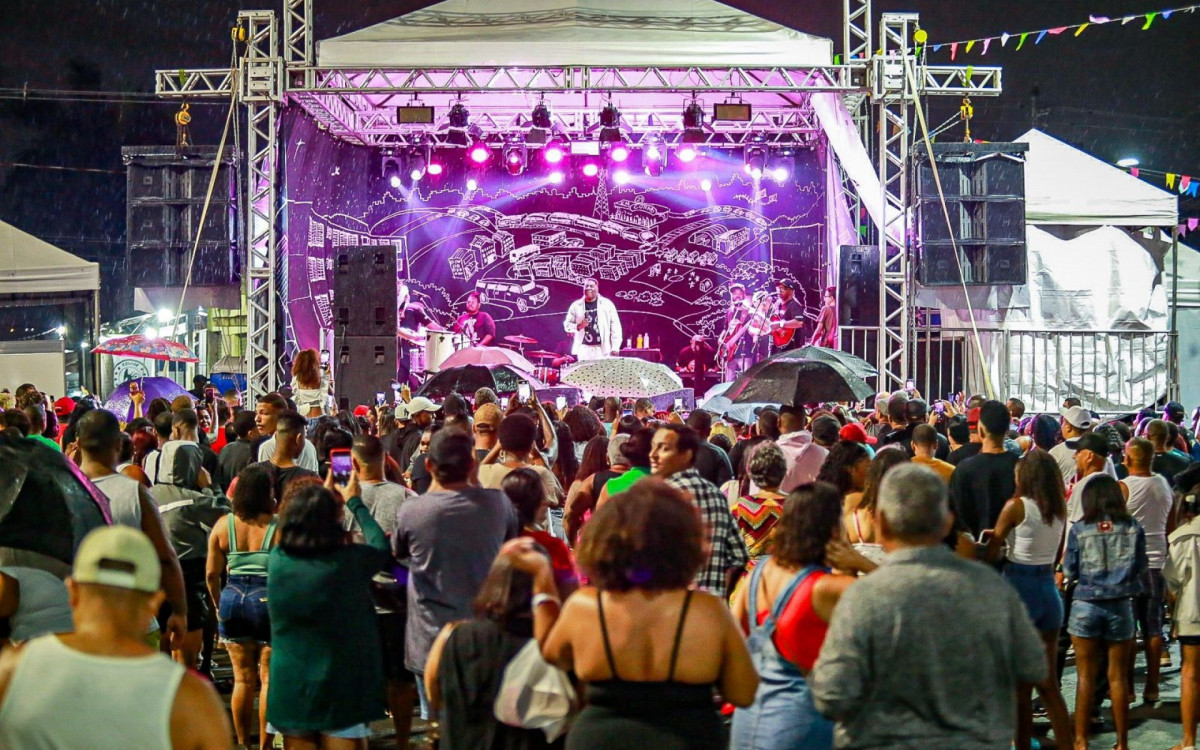O público de Heliópolis e bairros adjacentes vibrou com a apresentação de Netinho