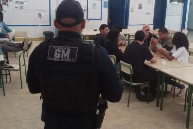 Ronda Escolar ministra palestras sobre valores humanos na rede de ensino