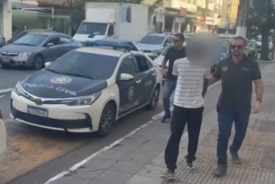 Agentes da 93ª DP prendem homem foragido da Justiça