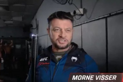 Pode isso? Treinador de campeão do UFC usa arma choque em treino; assista