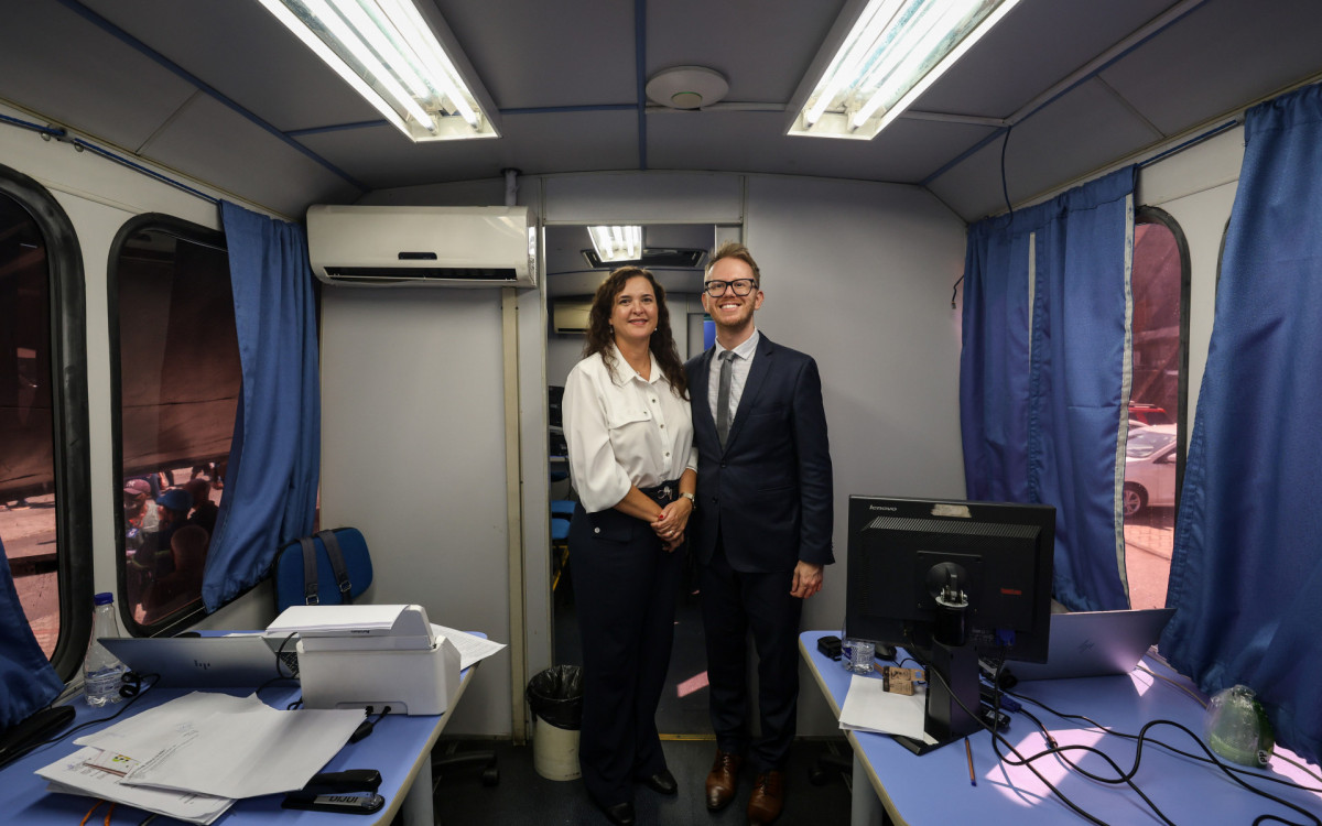 Justiça Itinerante participa de mutirão de serviços para população de rua na Catedral Metropolitana, nesta quarta-feira (14).
