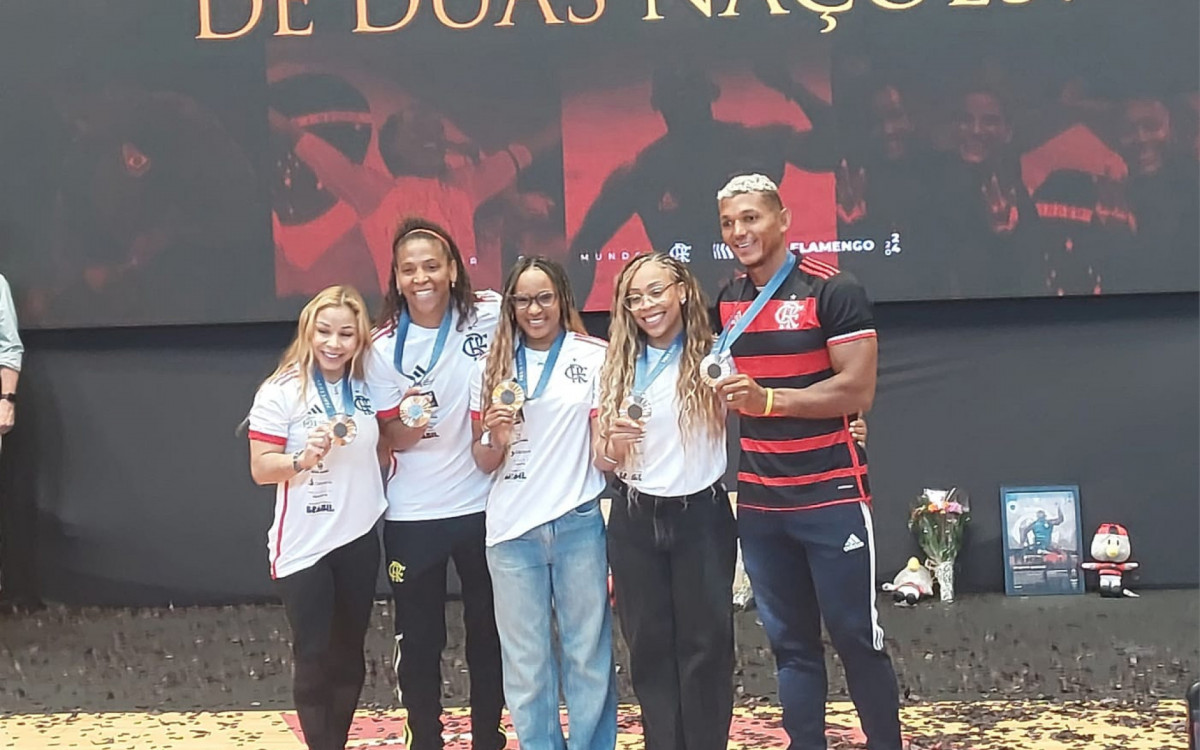 Flávia Saraiva, Rafaela Silva, Rebeca Andrade, Lorrane Oliveira e Isaquias Queiroz
