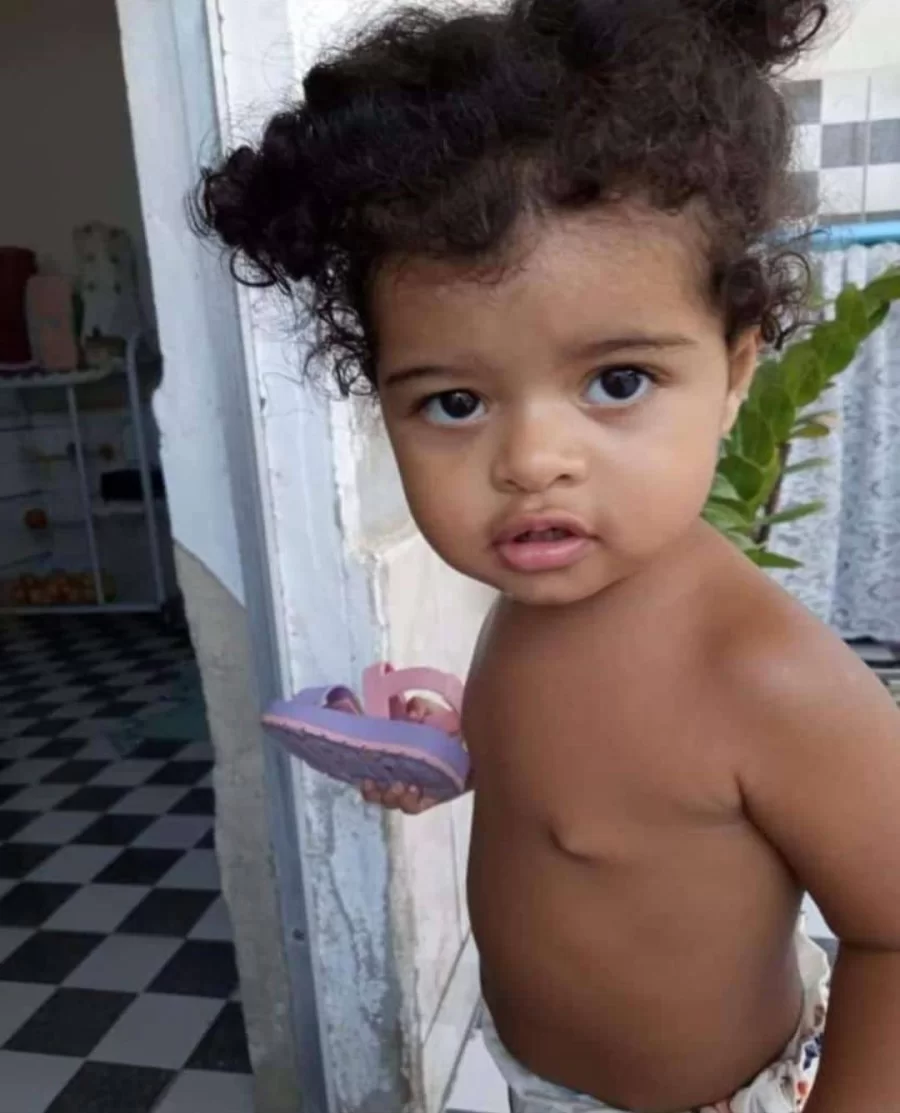 Criança de 2 anos que estava desaparecida é resgatada com vida em Araruama