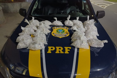 Mais de dois mil pinos de cocaína são apreendidos pela PRF em Petrópolis