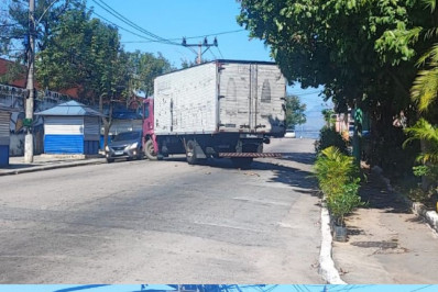 Caminhão e ônibus são sequestrados e usados como barricadas em retaliação à morte de liderança do tráfico do Chapadão