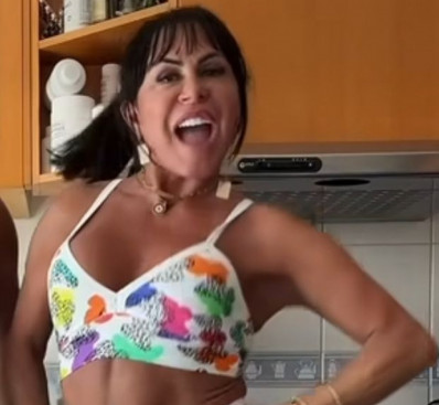 Gretchen dança música de Pabllo Vittar com o marido: 'Adoro'