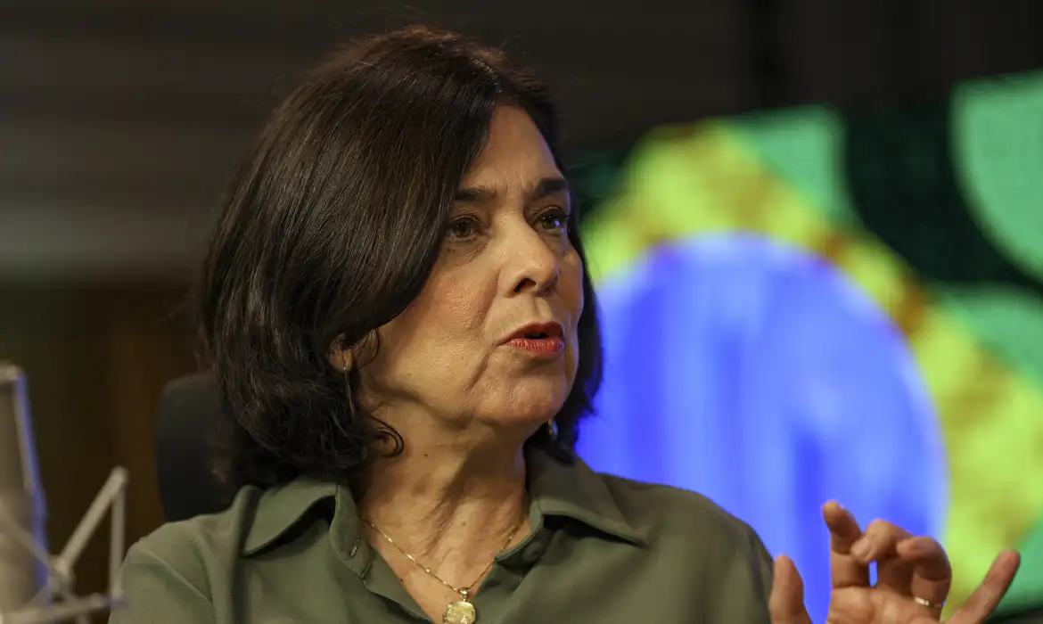 Vício em apostas on-line é uma pandemia, diz ministra da saúde