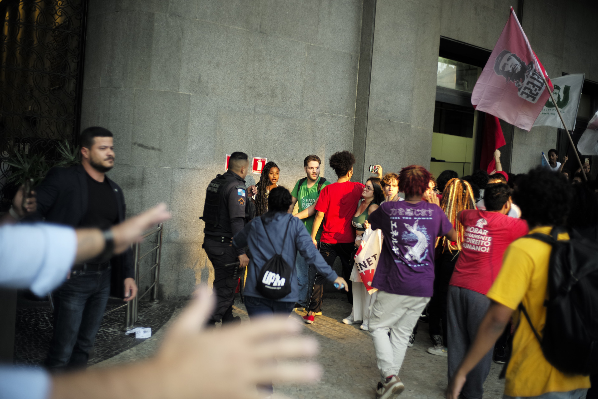 Manifesta&ccedil;&atilde;o de estudantes termina com invas&atilde;o a pr&eacute;dio da Faperj, no Centro - Pedro Teixeira/Ag&ecirc;ncia O Dia