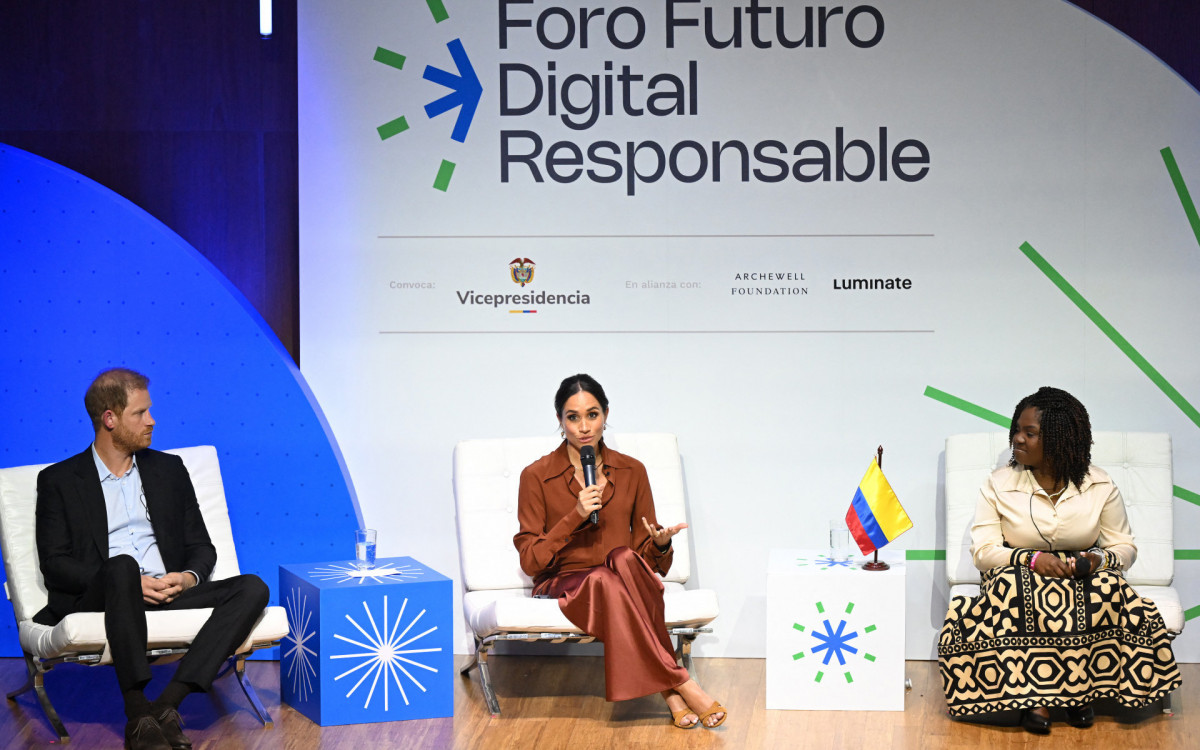 Príncipe Harry e Meghan visitam Colômbia para campanha contra assédio virtual e discriminação
