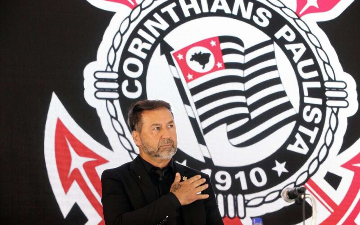 Corinthians rejeita patroc&iacute;nio da Shopee por medo de virar piada