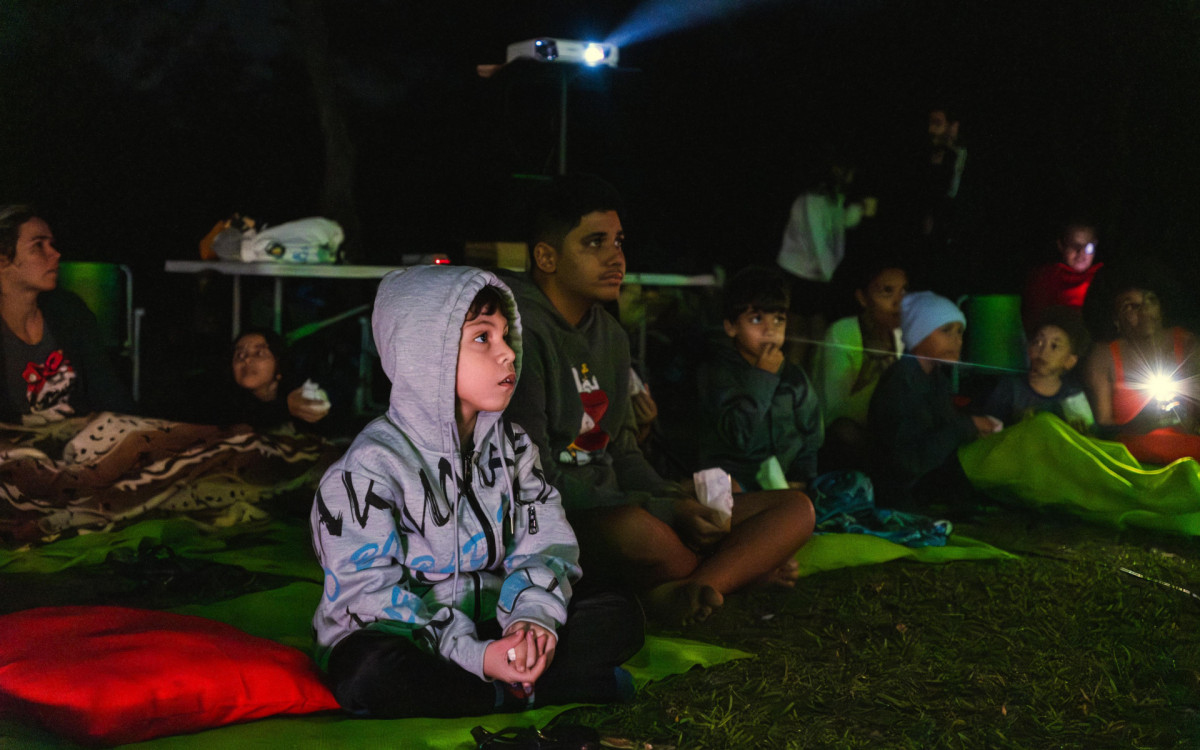 A sessão acontece a partir das 18h, com entrada gratuita