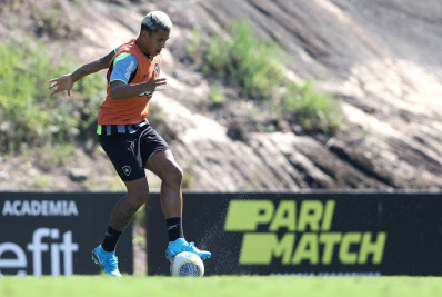 Matheus Martins celebra resultado do Botafogo em casa: 'Vantagem boa'