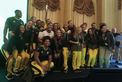 Rebeca Andrade e outros atletas que estiveram em Paris são homenageados pela Prefeitura do Rio