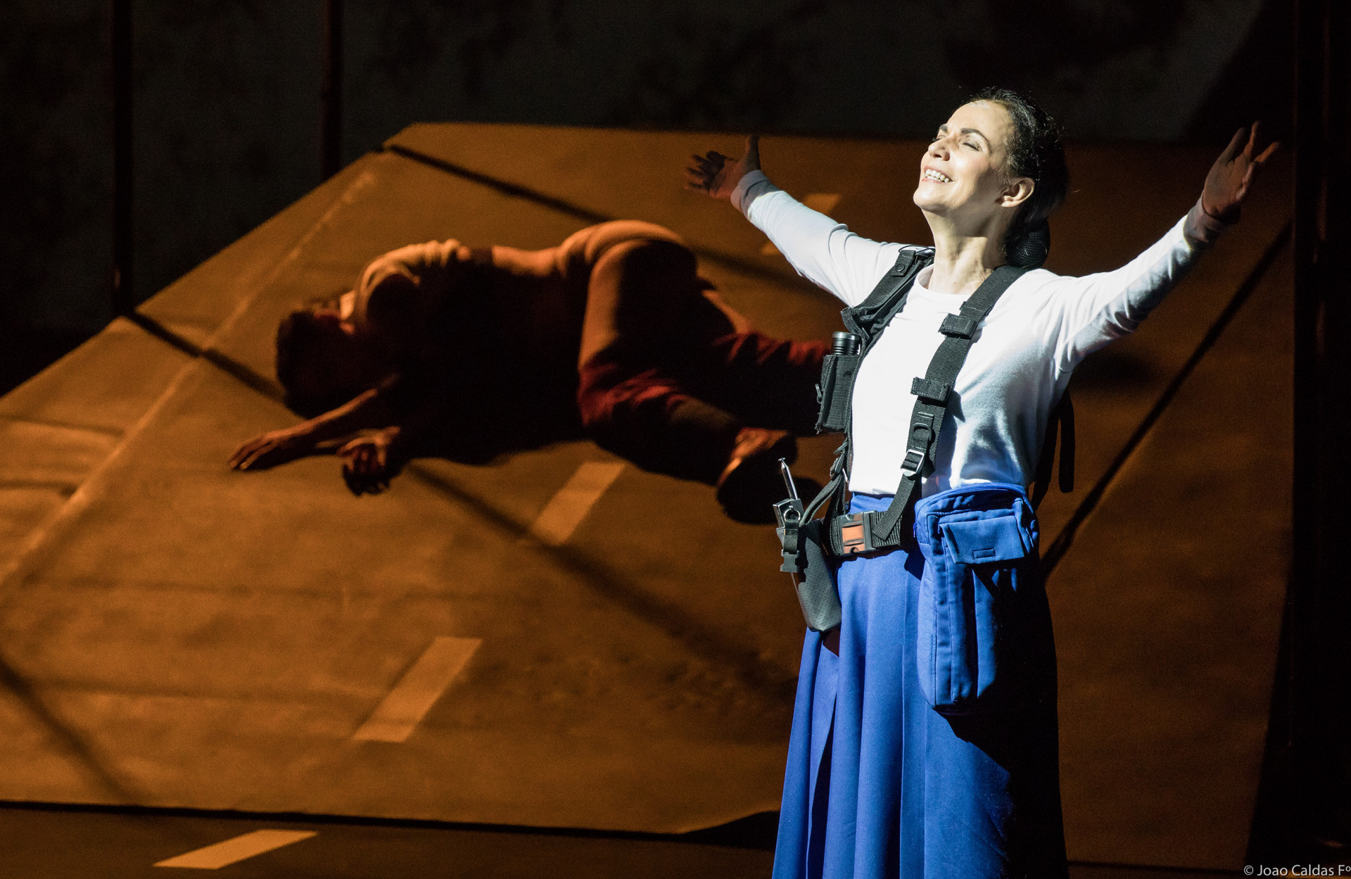 Débora Falabella e Yara de Novaes apresentam 'Neste Mundo Louco, Nesta Noite Brilhante' - Divulgação/ João Caldas