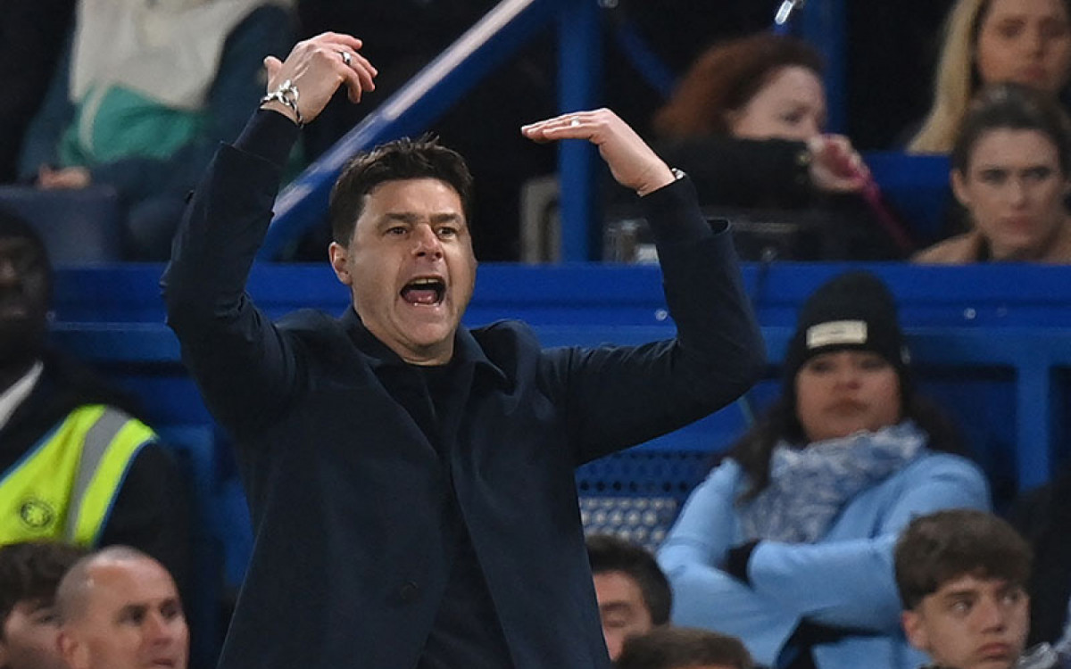 Chelsea's Argentinian head coach Mauricio Pochettino gestures on the touchline during the English Premier League football match between Chelsea and Tottenham Hotspur at Stamford Bridge in London on May 2, 2024. (Photo by Glyn KIRK / AFP) / RESTRICTED TO EDITORIAL USE. No use with unauthorized audio, video, data, fixture lists, club/league logos or 'live' services. Online in-match use limited to 120 images. An additional 40 images may be used in extra time. No video emulation. Social media in-match use limited to 120 images. An additional 40 images may be used in extra time. No use in betting publications, games or single club/league/player publications. /  (Photo by GLYN KIRK/AFP via Getty Images)