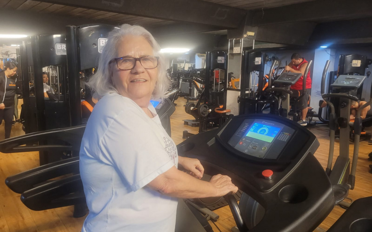 Marlene Avelar, 70, faz atividade física todos os dias