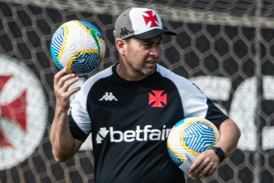 Vasco tem dúvida no setor ofensivo para enfrentar o Internacional