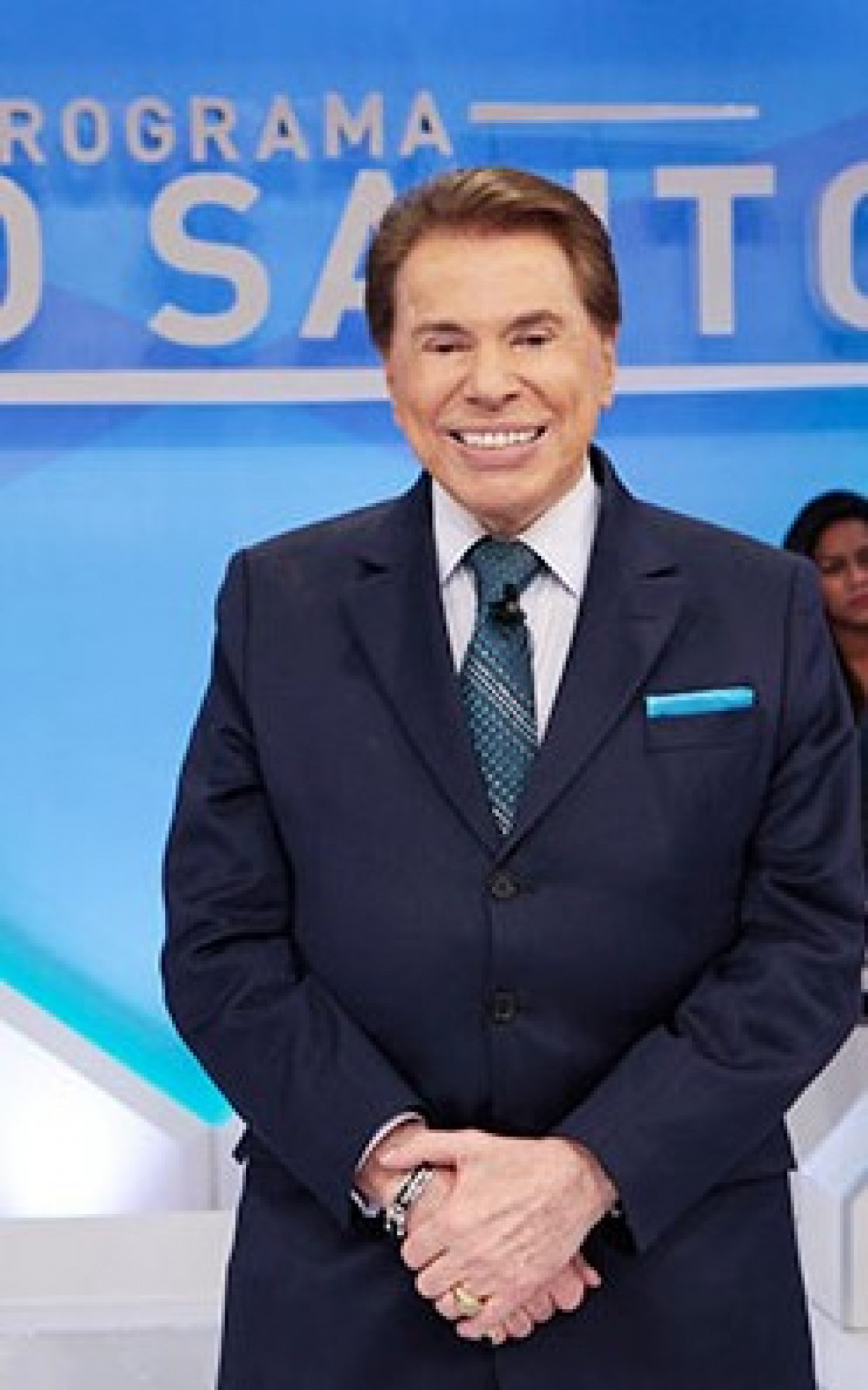 "Quem &eacute; que eu vou chamar?": durante o programa, Silvio vasculhava o audit&oacute;rio enquanto repetia a frase ic&ocirc;nica, que entrou para a lista de mais conhecidas pelo p&uacute;blico
 - Reprodu&ccedil;&atilde;o / SBT